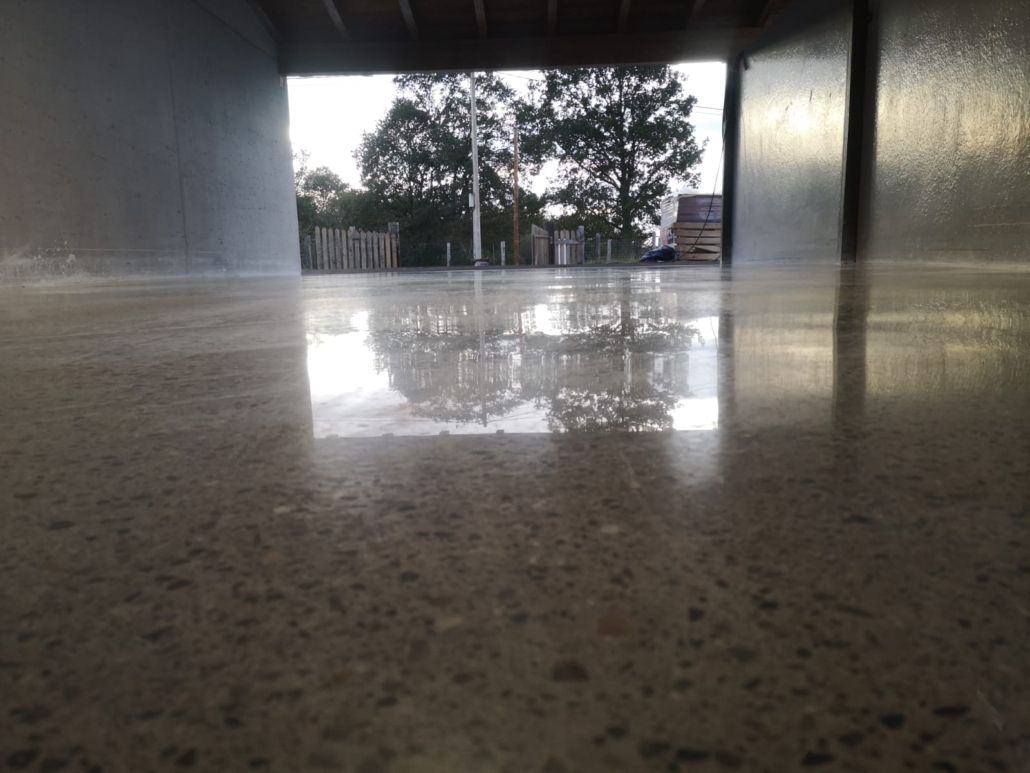 Pulimiento de hormigón en seco con diamantes